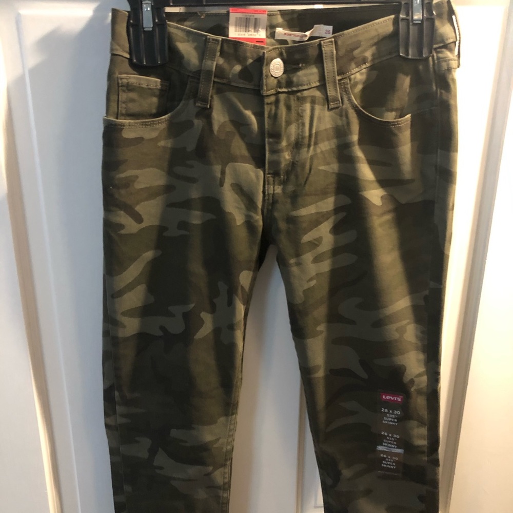 Levi’s camo skinny jeans